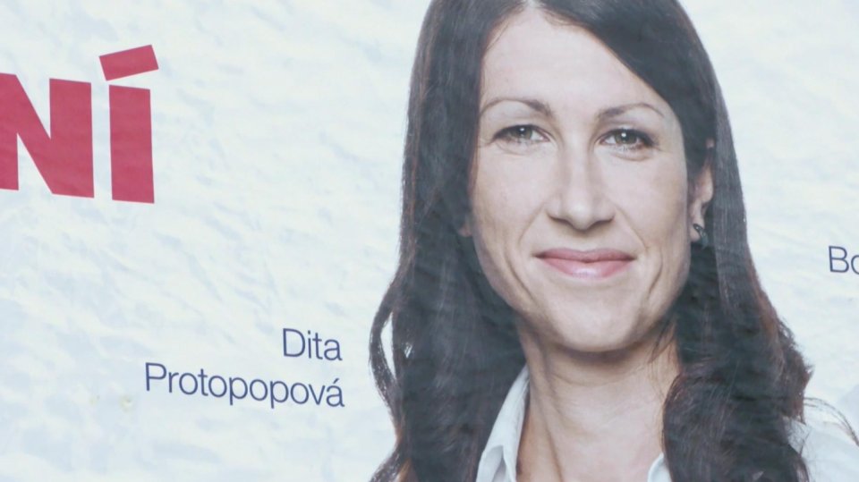 Dita Protopopová na volebním plakátu hnutí ANO